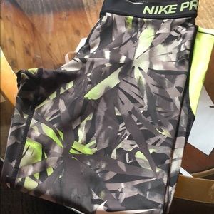 Nike dri fit crop leggings gray and green - small